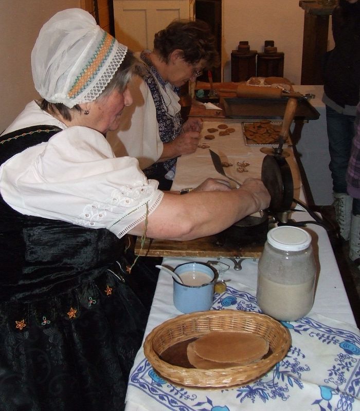 tvorive dielne pecenie oblatok a medovnikov